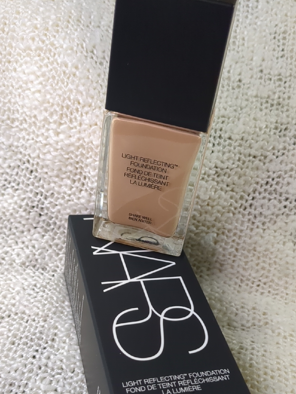 NARS Natural Matte Longwear Foundation in LANAI M2.25, 30ml/1.0fl oz - Picture 3 of 11